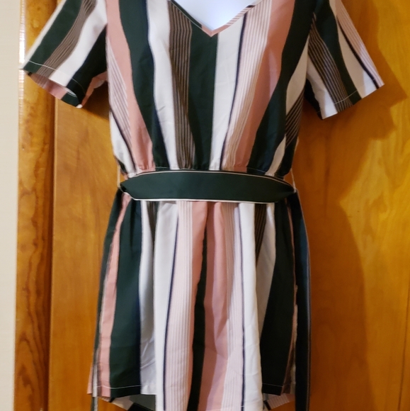 Striped Romper - Picture 5 of 6